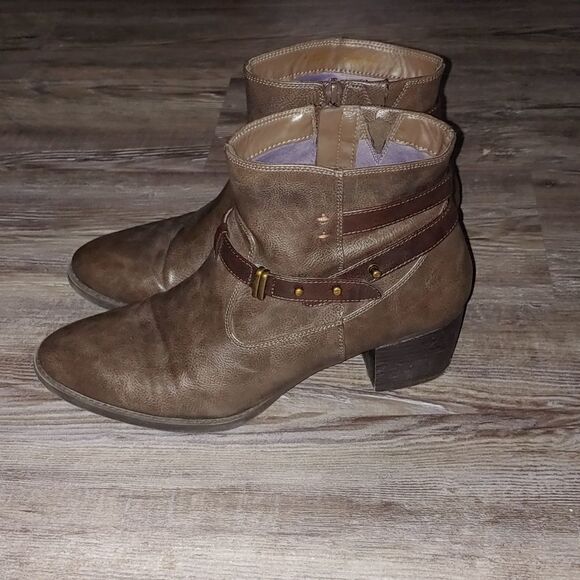 White Mountain brown strap ankle booties boots Sz 9.5W - Picture 4 of 8